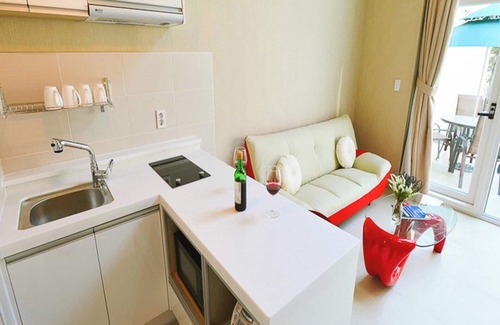Holmoe House | Relaxing Escape at Boryeong Darwin House Pool Villa