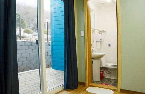 Boryeong House | Eco-Friendly Boryeong Muchangpo Gandri House with Pool