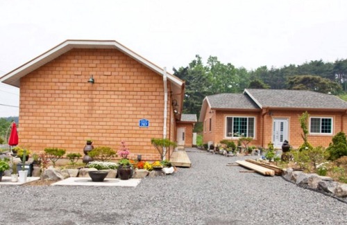 Boryeong House | Eco-Friendly Stay at Boryeong Woori Hwangto Pension