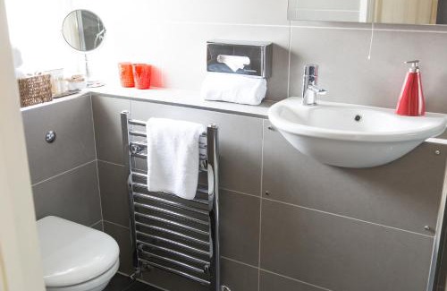 Maenporth Bed & Breakfast | Oceanfront Oasis at Bosanneth - 4-Star Guest Rated Stay