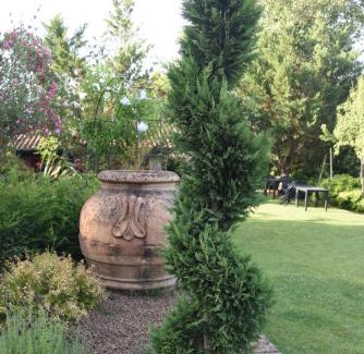 Sant'Andrea del Garigliano Bed & Breakfast | Inviting Bosco D'Olmi Country House with Pool & Ocean Views