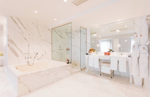 Jean-Medecin Hotel | Discover Boscolo Nice Hôtel & Spa: Top-Rated with Pool Access