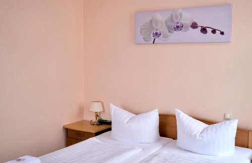 Soernewitz House | Enjoy Boselblick Gästezimmer & Biergarten with Pet-Friendly Comfort
