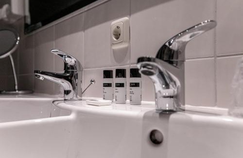 Vlodrop Hotel | Pet-Friendly Boshotel in Vlodrop with Ocean View Pool