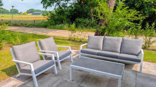 Municipality of Hellendoorn Villa | Boslodge 111 met Hottub - Het Groene Hert