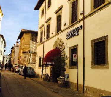 Gubbio Hotel | Discover Bosone Palace: Pet-Friendly 4-Star Retreat