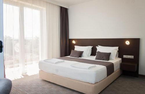 Aleksinac Hotel | Relax at Bosphorus Hotel: 4-Star with Ocean View Amenities