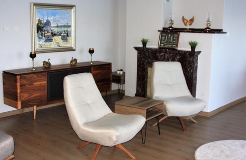 Cengelkoy Mahallesi Villa | Discover Bosphorus Mansion with Private Duck & Ocean Views