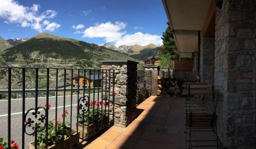 Prats Apartment | Discover Bosquet 1: Highly Rated with Family-Friendly Amenities