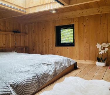 Beekbergen-Zuid House | Cozy Forest Retreat with Private Pool and Hot Tub