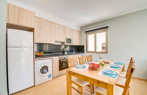 Can Picafort Ski Chalet | Beachside Bosset Platja House with Ocean View & Spa