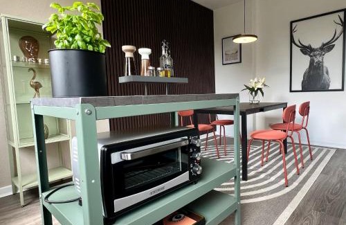 Mittelmeiderich Apartment | Modern Studio at BOSTEL 2: Perfect Location in Duisburg