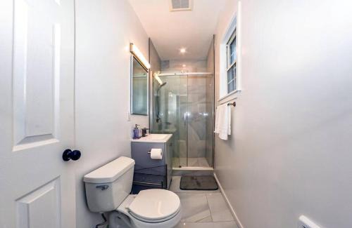 Allston House | Cozy Boston Historical Urban Oasis with Ocean Views