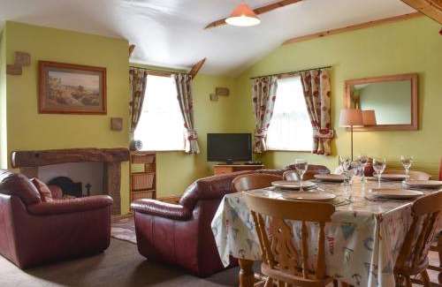 Staithes House | Pet-Friendly Retreat at Bosuns Rest - 4-Star Excellence