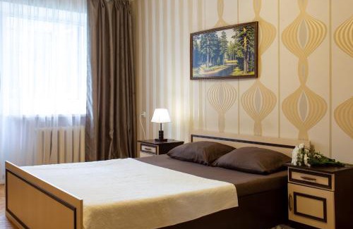 Dzerzhyns'kyi District Apartment | Explore the Botanical Garden Area: Pet & Child Friendly Stay