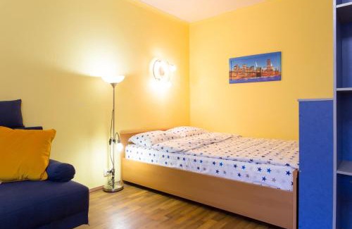 Dzerzhyns'kyi District Apartment | Explore the Botanical Garden Area: Pet & Child Friendly Stay
