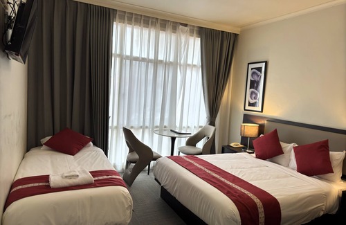 Hamilton Hotel | Botanical Motel: Family-Friendly Stay with Great Amenities