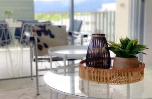 Edge Hill Apartment | Botanicals Retreat in Edge Hill with Pool & Breakfast