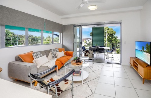 Edge Hill Apartment | Botanicals Retreat in Edge Hill with Pool & Breakfast