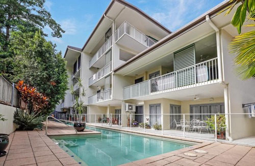 Edge Hill Apartment | Botanicals Retreat in Edge Hill with Pool & Breakfast