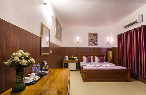 Serei Saophoan Hotel | Budget-Friendly Botoum Hotel with Family Amenities Included