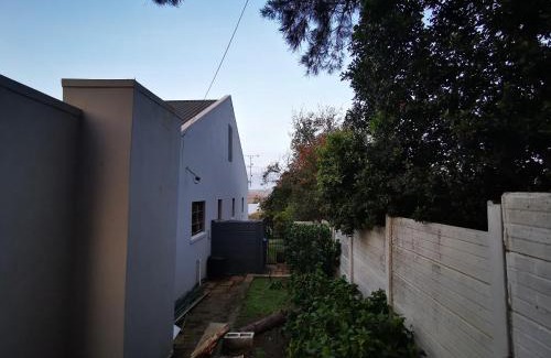 Bot River House | Discover Botrivier's Eden: Pet-Friendly and Family Approved