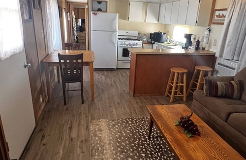 Maricopa House | Experience Stargazing at Bottle & Glass Inn Retreat