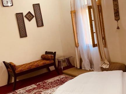 Gilgit-Baltistan Bed & Breakfast | Cozy Bottleneck Lodges: Family-Friendly Stays with Breakfast