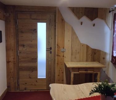 Campitello di Fassa Apartment | Inviting Botton d'oro: Pet-Friendly & Family Approved