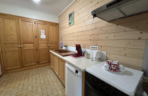 Sorde-lAbbaye House | Boué: Family-Friendly Getaway with Private Pool in Sorde-l'abbaye