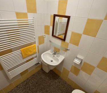 Pec pod Snezkou House | Inviting Bouda Pod Sněžkou: Family-Friendly Getaway