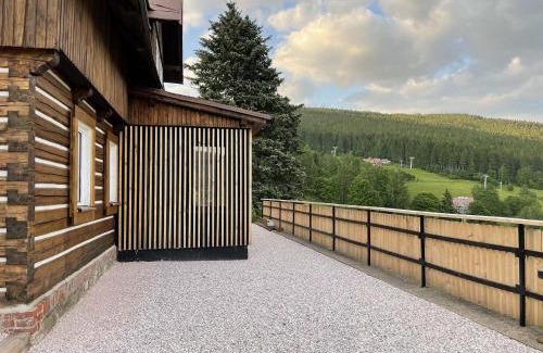 Pec pod Snezkou Ski Chalet | Family-Friendly Bouda u Vleku with Kitchen & Perfect Ratings