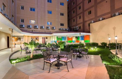 Hafr Al Batin Apartment | Explore Boudl Al Maidan: Family-Friendly with Pool Access
