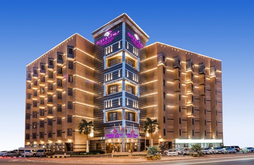 Hafr Al Batin Apartment | Explore Comfort at Boudl Al Maidan with Pool & Restaurant