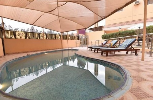 Hafr Al Batin Apartment | Explore Comfort at Boudl Al Maidan with Pool & Restaurant