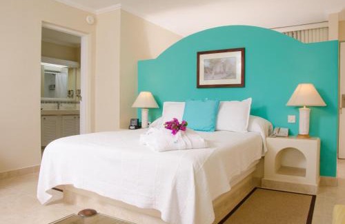 Maxwell Hotel | Relax at Bougainvillea Barbados: Oceanfront Family Retreat