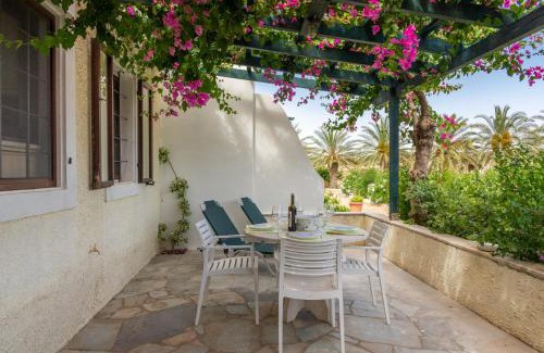 Ayia Fotia Apartment | Pet-Friendly Bougainvillea House in Crete - Rated 9.5/10
