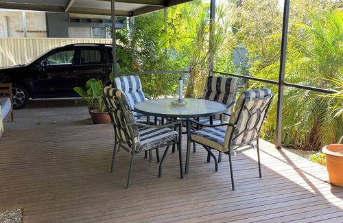 Broken Hill House | Cozy Boughtman Cottage: Breakfast and Kitchen Await You