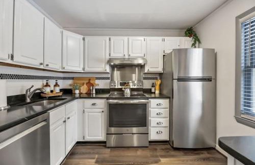 Hancock House | Bougie Bs Mountainside Getaway