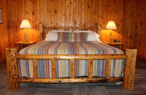 Boulder Hotel | Pet-Friendly Boulder Inn with Breakfast & Child Amenities