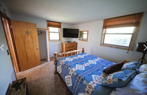 Boulder Cabin | Outstanding Boulder Lake Lodge: Perfect for Families & Accessibility