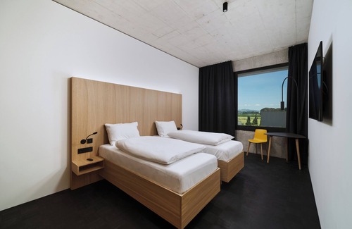 Leonding Hotel | Discover Boulderbar Hotel Linz: Family-Friendly Stay