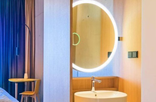 Leonding Hotel | Discover Boulderbar Hotel Linz: Family-Friendly Stay