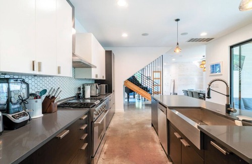 Bouldin House | Family-Friendly Bouldin Creek Retreat with Heated Pool & More