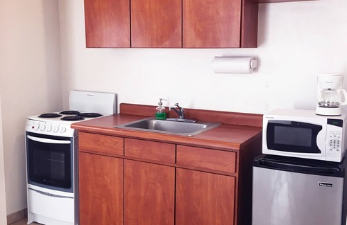 Carcel Apartment | Welcoming Boulevard 206: Family-Friendly with Spa & Breakfast