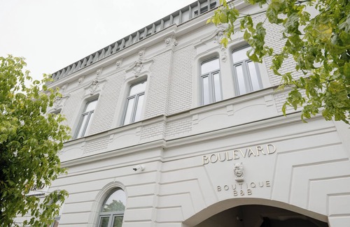 Blaj Apartment | Boutique Comfort at Boulevard B&B with Family-Friendly Amenities