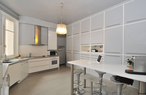 Reims City Centre Bed & Breakfast | Elegant Boulingrin Hyper Center with Spa & Breakfast