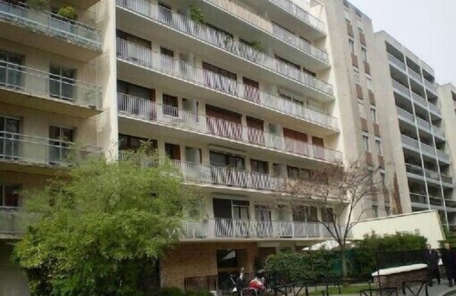 Silly-Gallieni Apartment | Explore Boulogne: Guest Rated 9.8 | Accessible Apartment