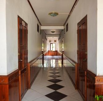 Vang Vieng Hotel | Riverside Retreat at Bountang Hotel - Rated 9.9/10!
