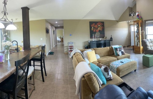 Fort Scott House | Experience Bourbon Co. 9 - Perfect for Families and Pets